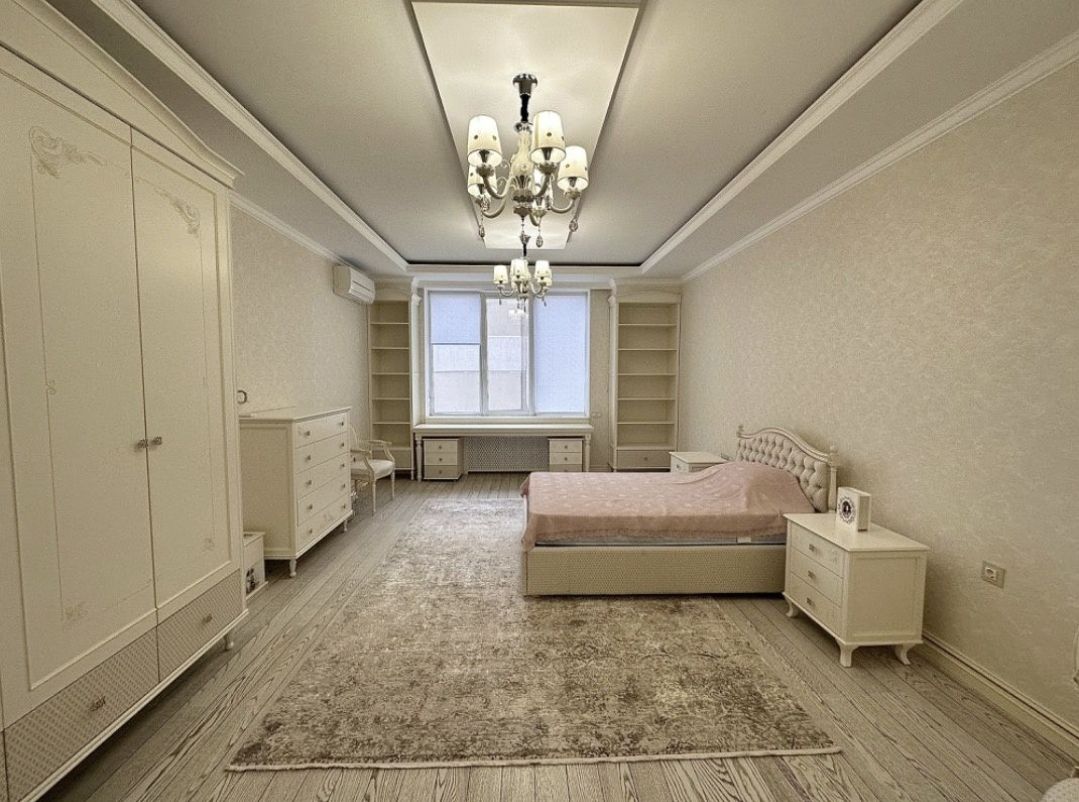 Кввртира на Літературна вул.