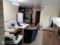 Продам двокімнатну квартиру з великою кухнею-студією та ремонтом у цегляному будинку