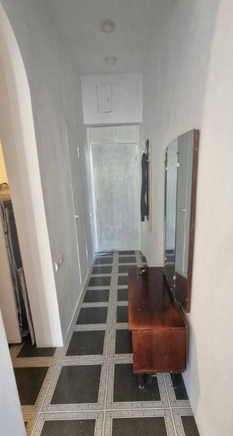 One-bedroom apartment on Vosnesensky Lane