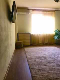 Квартира на Сахарова Академіка вул.