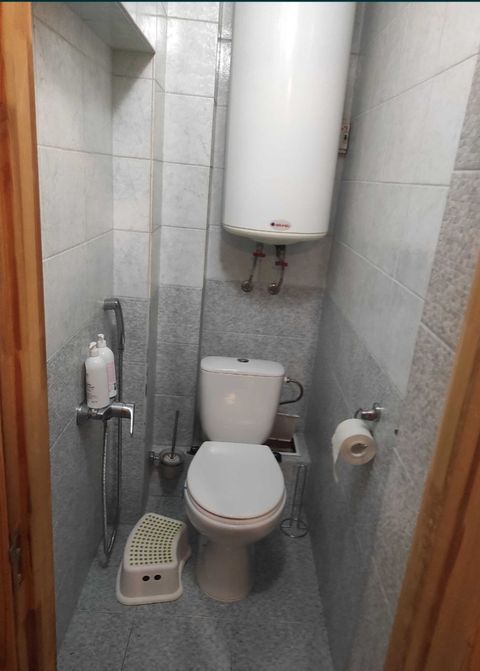 Продам квартиру на Середній вул.