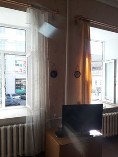 Продається велика трикімнатна квартира