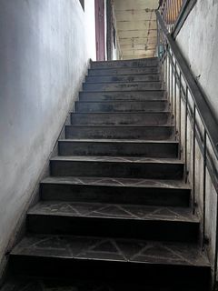 Продається велика трикімнатна квартира