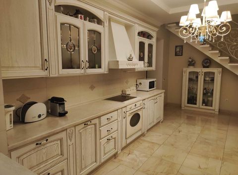 5ти кімнатна квартира на Сонячній вул.