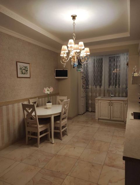 5ти кімнатна квартира на Сонячній вул.