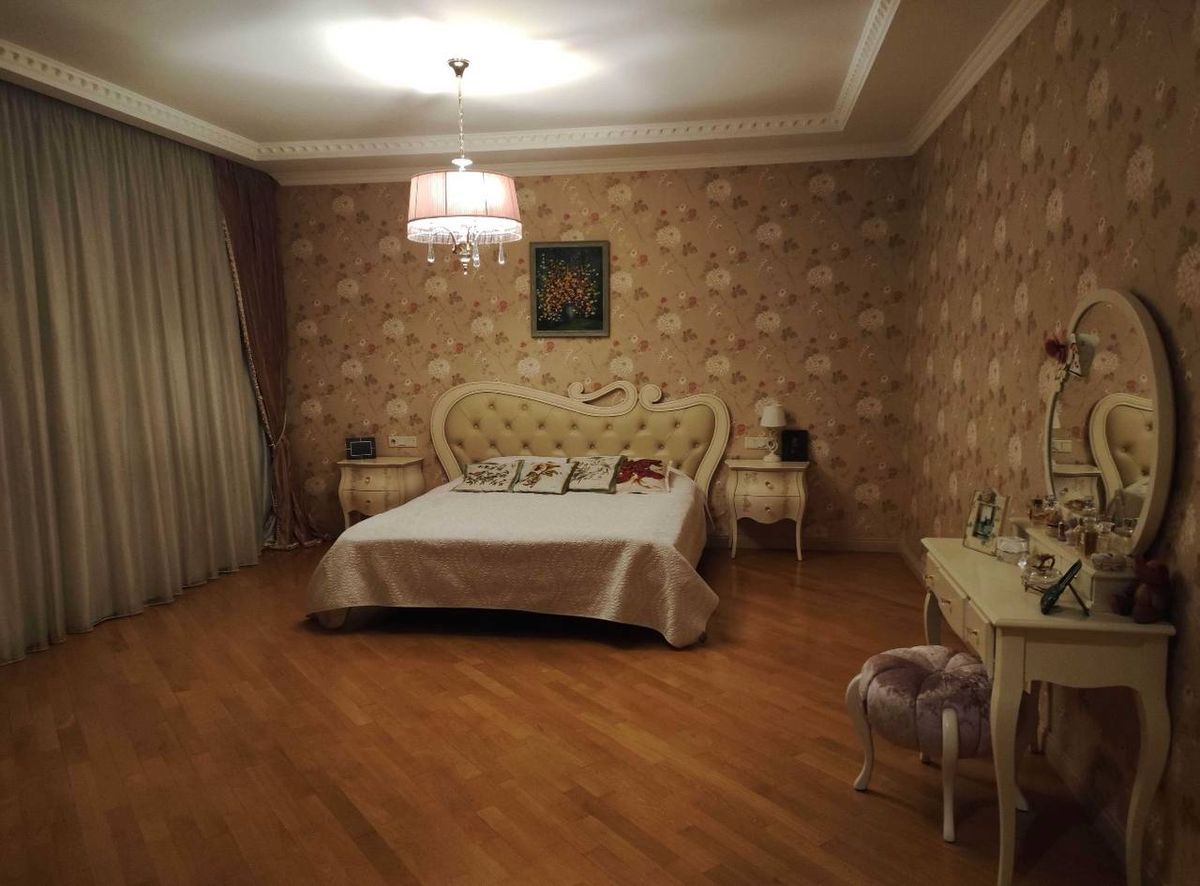 5ти кімнатна квартира на Сонячній вул.