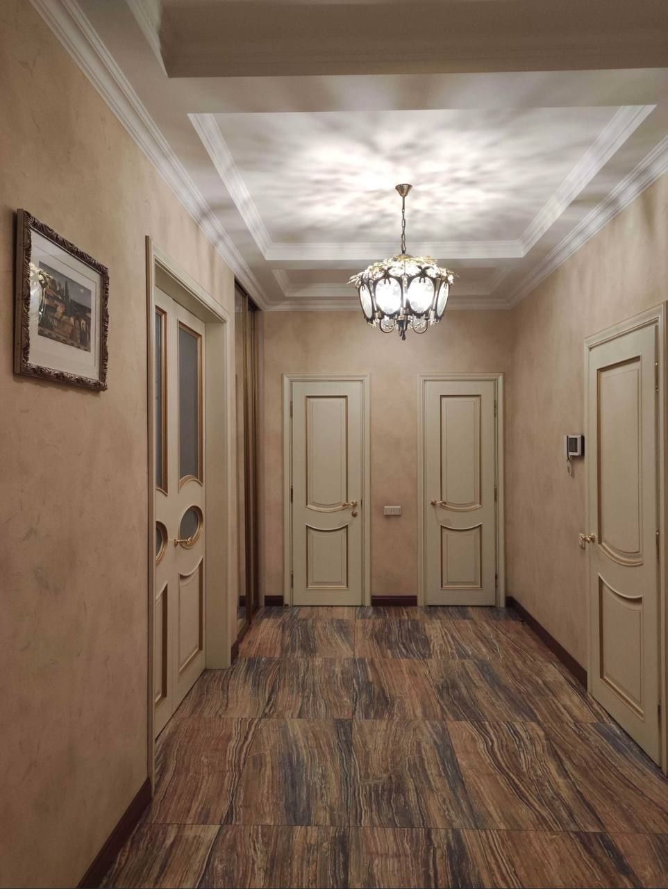 5ти кімнатна квартира на Сонячній вул.