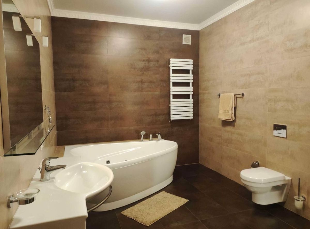 5ти кімнатна квартира на Сонячній вул.