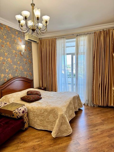 Квартира на Жуковского вул.