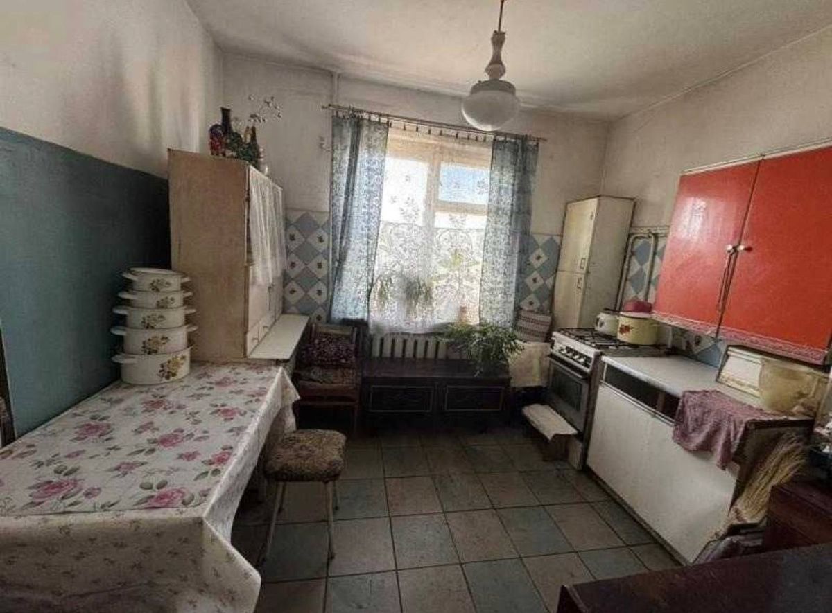 Квартира на Небесній Сотні просп.