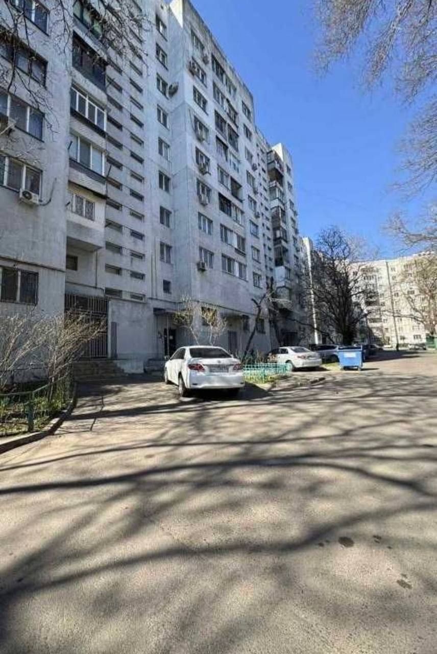 Квартира на Небесній Сотні просп.