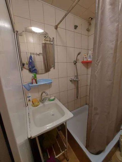 Кімната на Лузанівська вул.