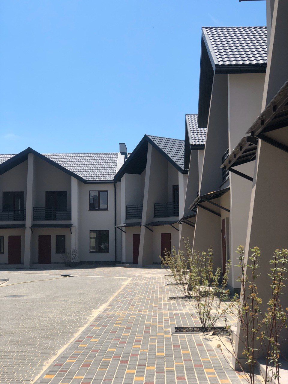 Продаж Сучастних та стильних Таунхаусів