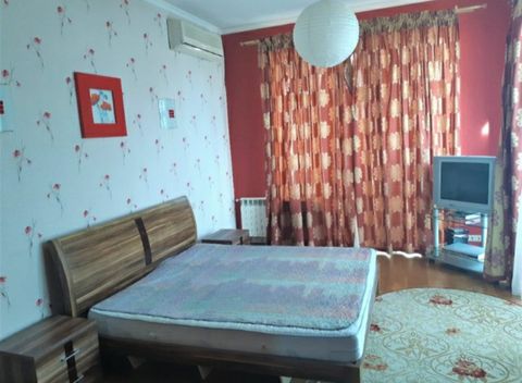 Дом на Набережной ул.