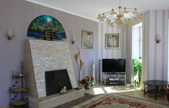 Дом на Набережной ул.