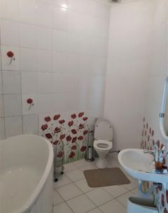 Дом на Набережной ул.