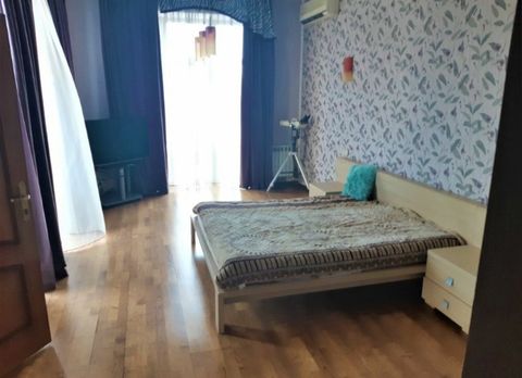 Дом на Набережной ул.