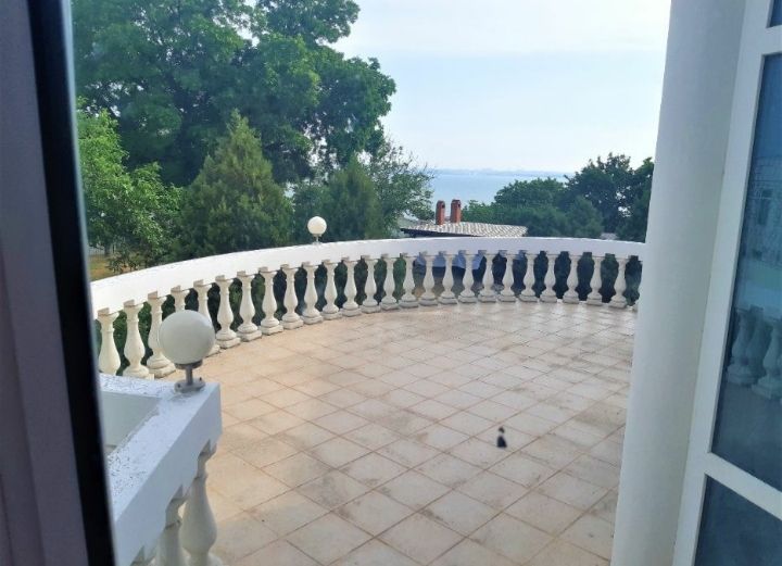 Дом на Набережной ул.