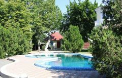 Дом на Набережной ул.