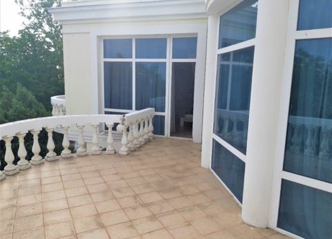 Дом на Набережной ул.