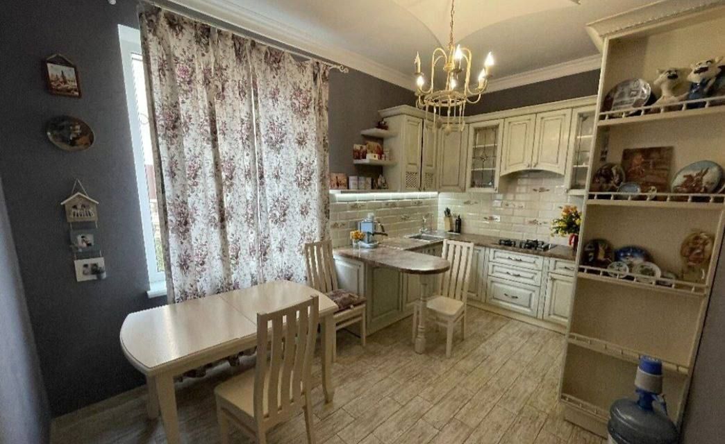 Будинок на Абрикосова вул.