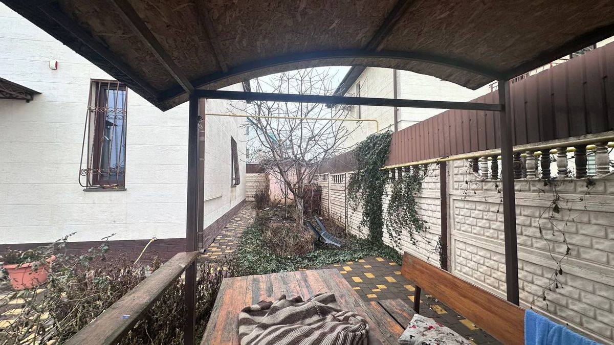 Будинок на Абрикосова вул.