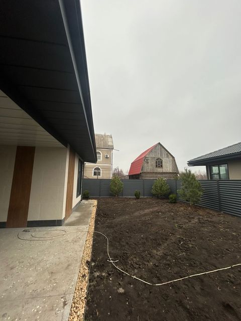 Продам! Терміново! Будинок на Урожайній.