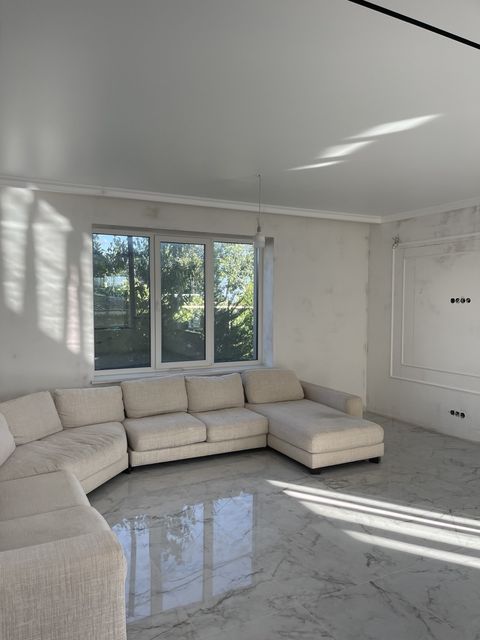 Будинок на Місячна вул.