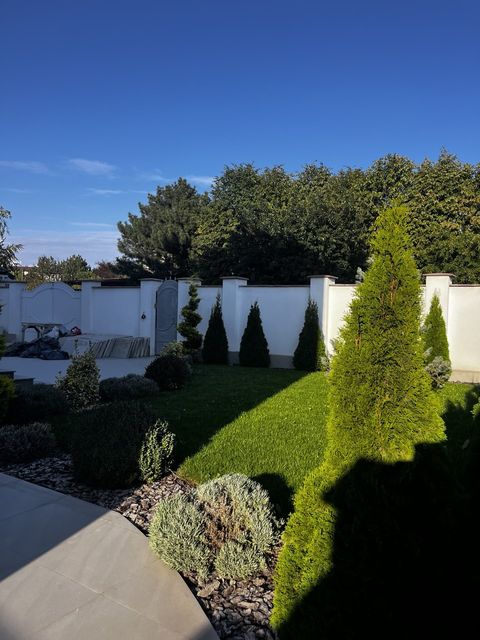 Продается большой красивый дом в Совиньоне1