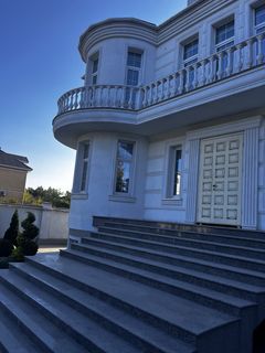 Продается большой красивый дом в Совиньоне1