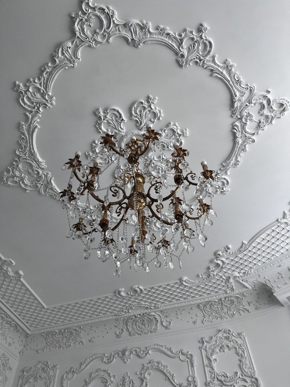 Продается большой красивый дом в Совиньоне1