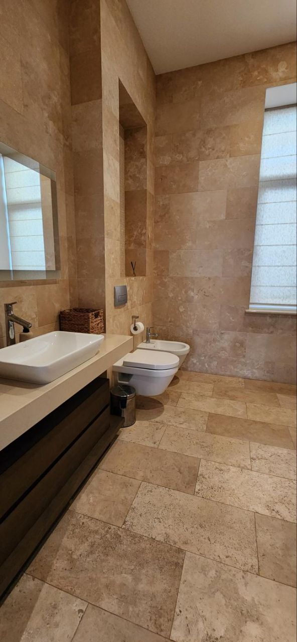 Будинок в Совиньоні на вул. Незалежності