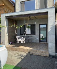 Будинок на Лазурній вул.