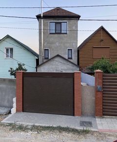 Будинок на Лазурній вул.