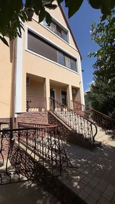 Будинок в Фонтанці