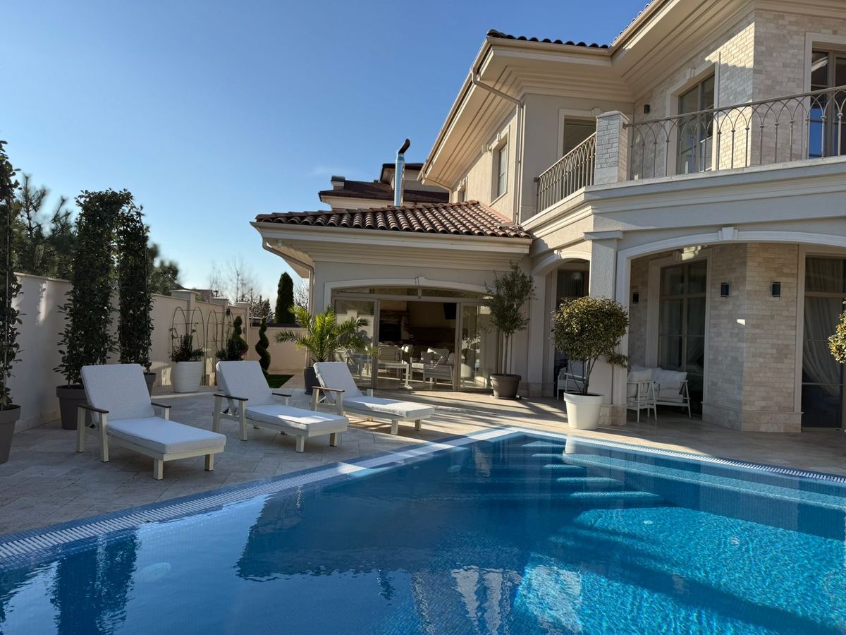 Будинок на Бірюзова вул.