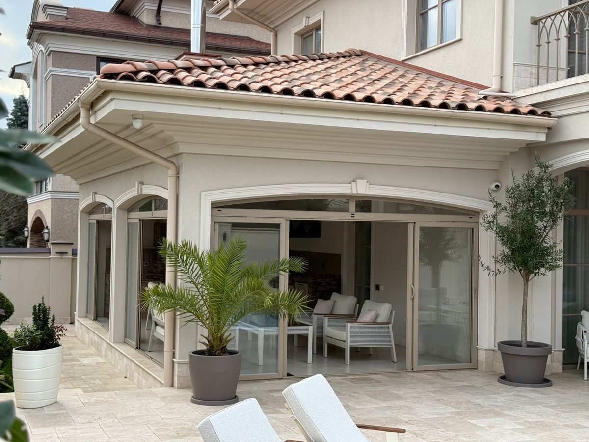 Будинок на Бірюзова вул.