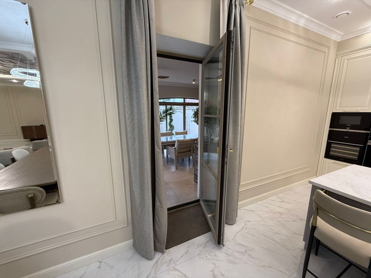 Будинок на Бірюзова вул.