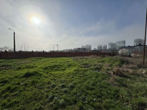 Земельна ділянка на Італійський бульвар вул.