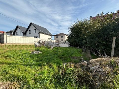 В продаже участок 5 соток в Черноморке.