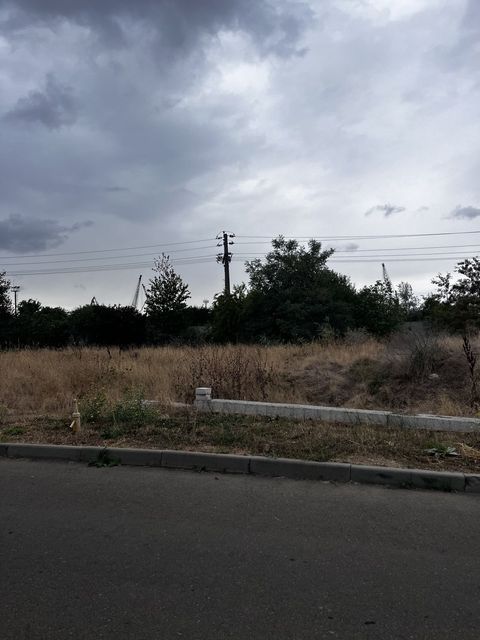 Продаеться ділянка під будінитцтво житлового будинку в Совіньон