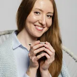 portrait-woman-holding-cup